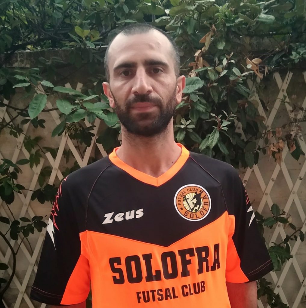 Emiliano Nicodemo con la nuova maglia del Futsal Club Solofra