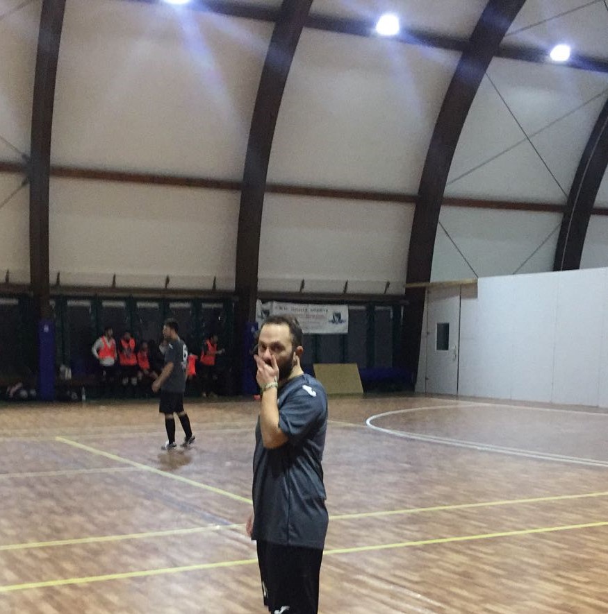 Matteo Micco con la maglia della Campana Futsal