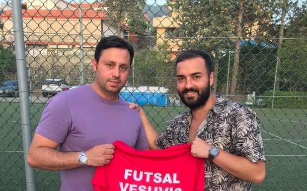 Ecco tutte le novità in C2: il Futsal Vesuvio rileva il titolo del Go Samba, Aprile in panchina. Ruggiero e Di Bagno da Sorrentino, Battaglia torna ad Arzano. Di Febbraio allenerà l’Atletico Giugliano