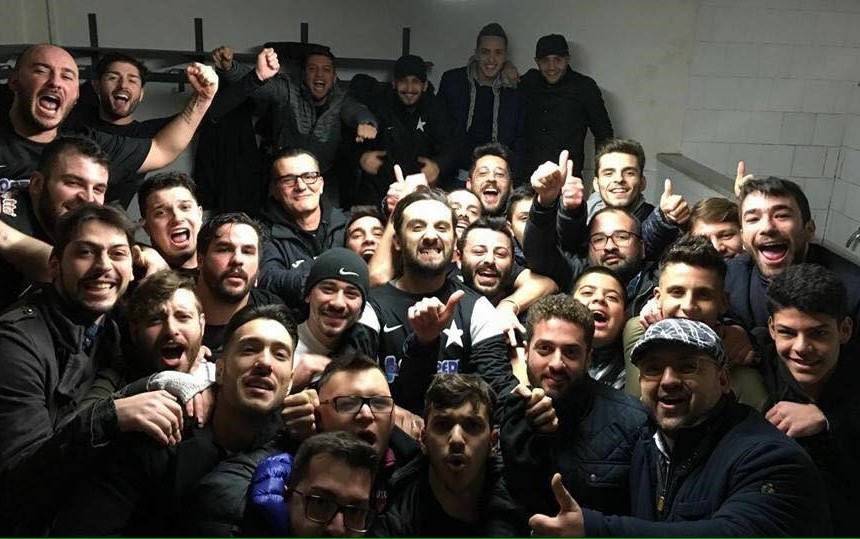 Il selfie dell'Atletico Frattese