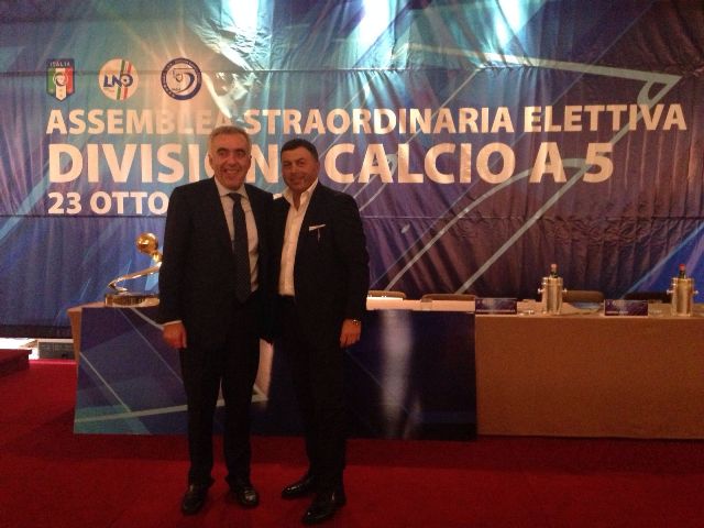 Ciro Mattiello con Fabrizio Tonelli, presidente della Divisione Calcio a 5