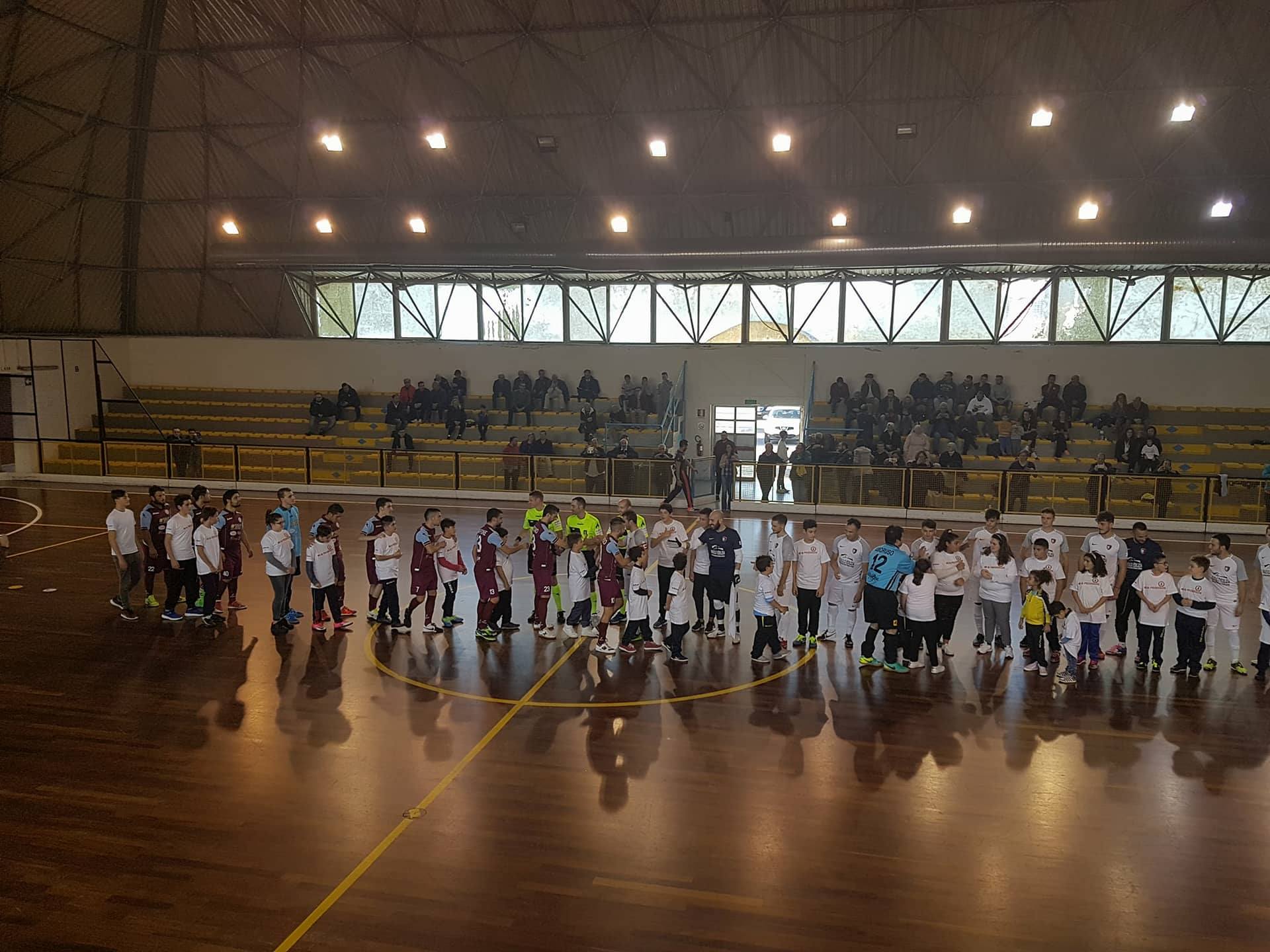 Alma Salerno - Bernalda Futsal_ingresso bimbi Smaldone