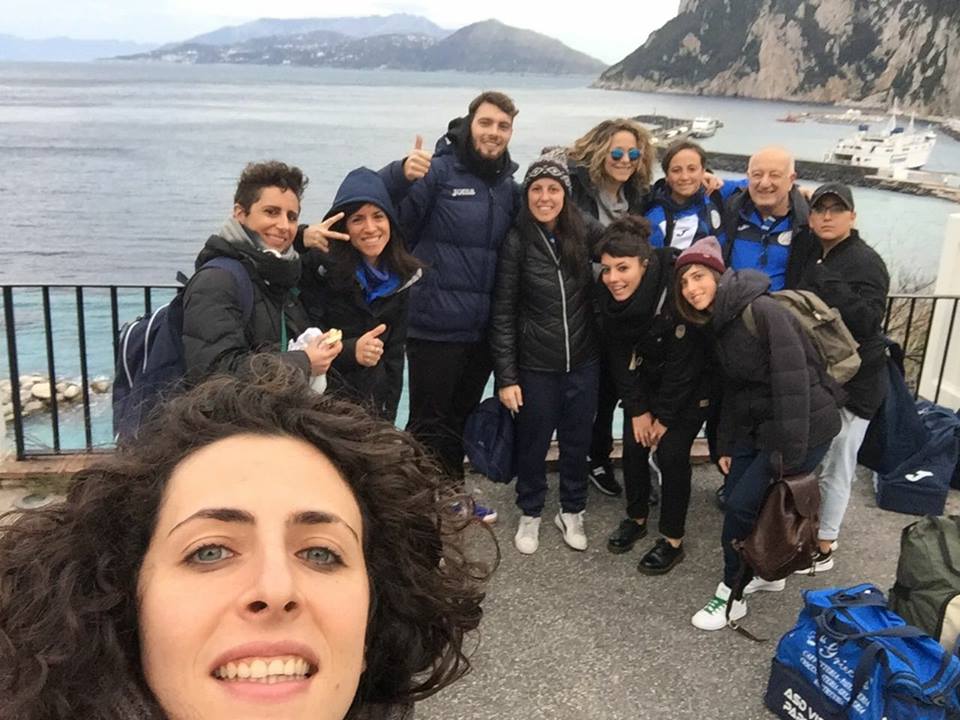 Le ragazze del Napoli Calcetto nella splendida cornice di Capri