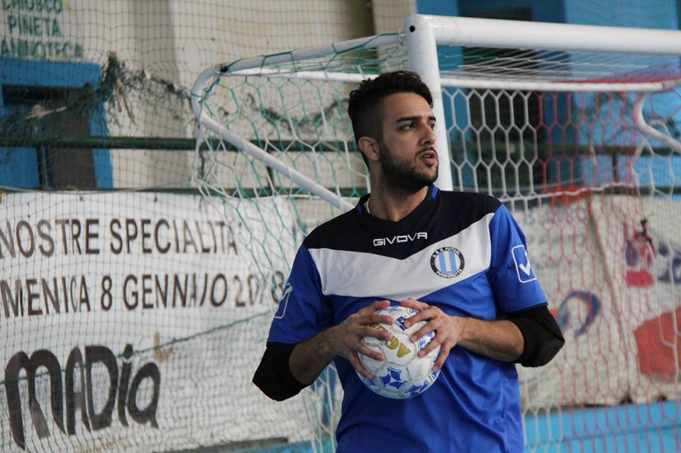 Daniele Torre con la casacca del Futsal Fuorigrotta