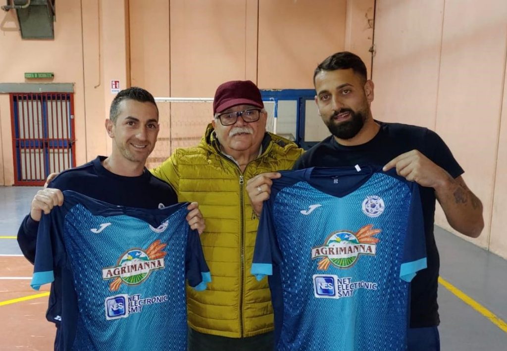 Il presidente del Futsal Guadagno Pack Nicola Mauriello (centro) con Salvatore Ferrante (sx) e Vincenzo Langella (dx)