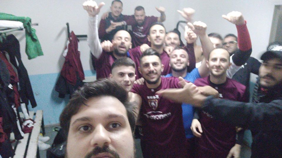 Il selfie dell'Olympique Sinope negli spogliatoi