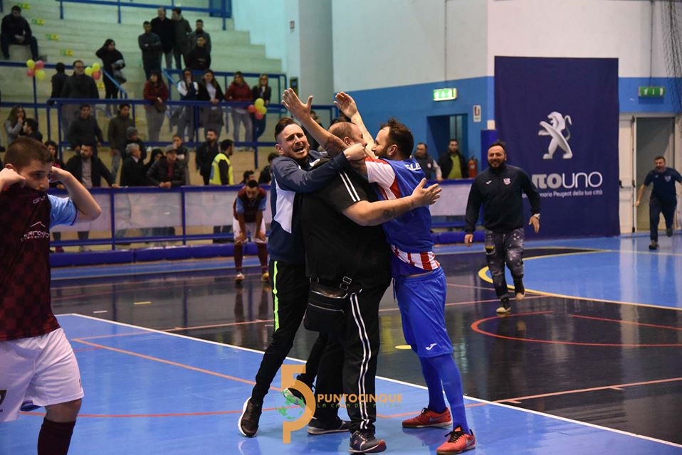 La gioia di Guido Sommella e dei suoi compagni per il successo in finale di coppa di C2 nel 2018