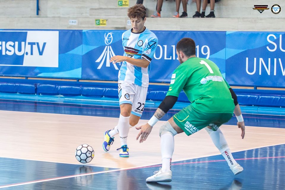 Matteo Ruggiero in azione con la maglia del Fuorigrotta