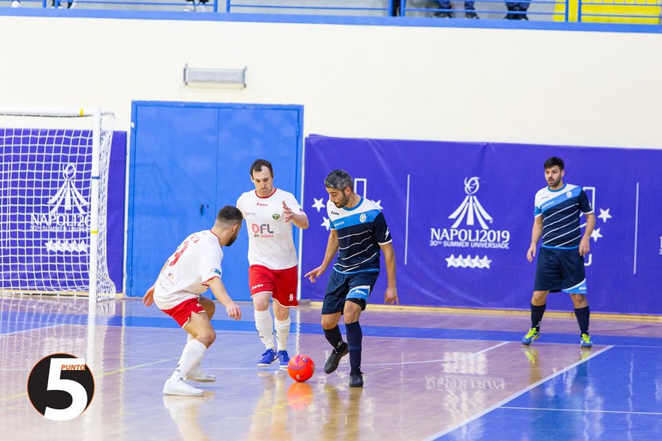 Paolo Ferraro in azione con la maglia del Futsal Coast Foto: Sollo