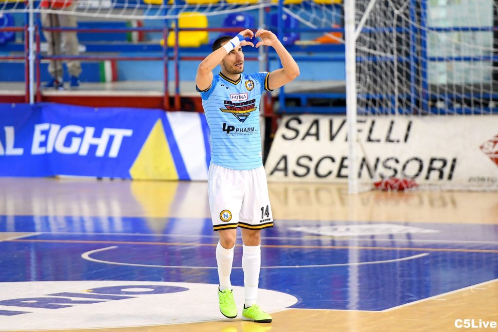 Vitor Renoldi in maglia Napoli