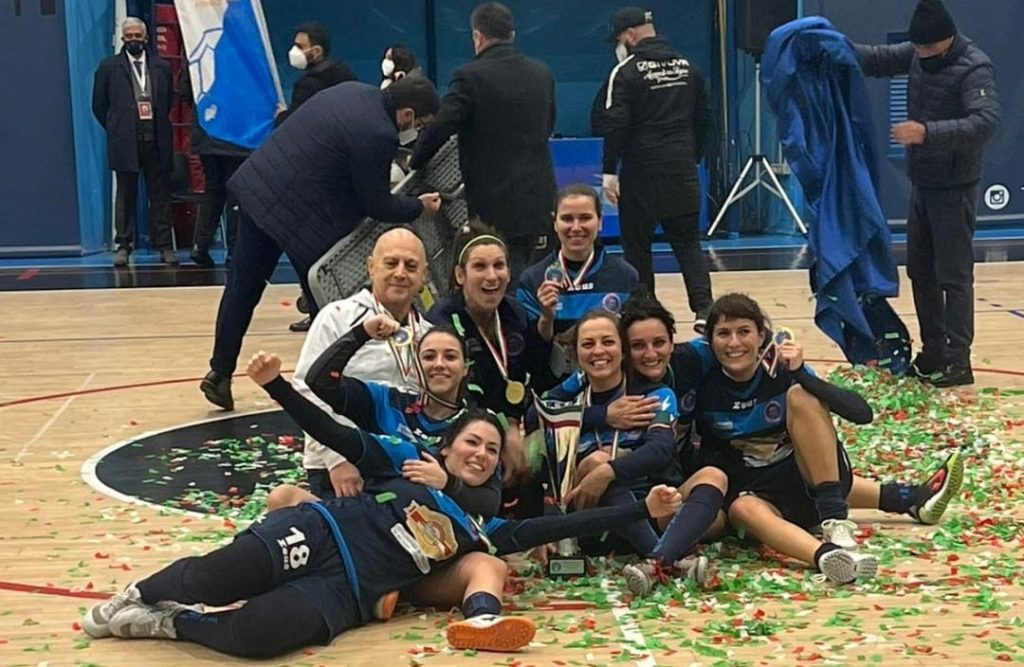 La gioia della Sidicina Cremisi, vincitrice della Coppa Campania C femminile 2021-22