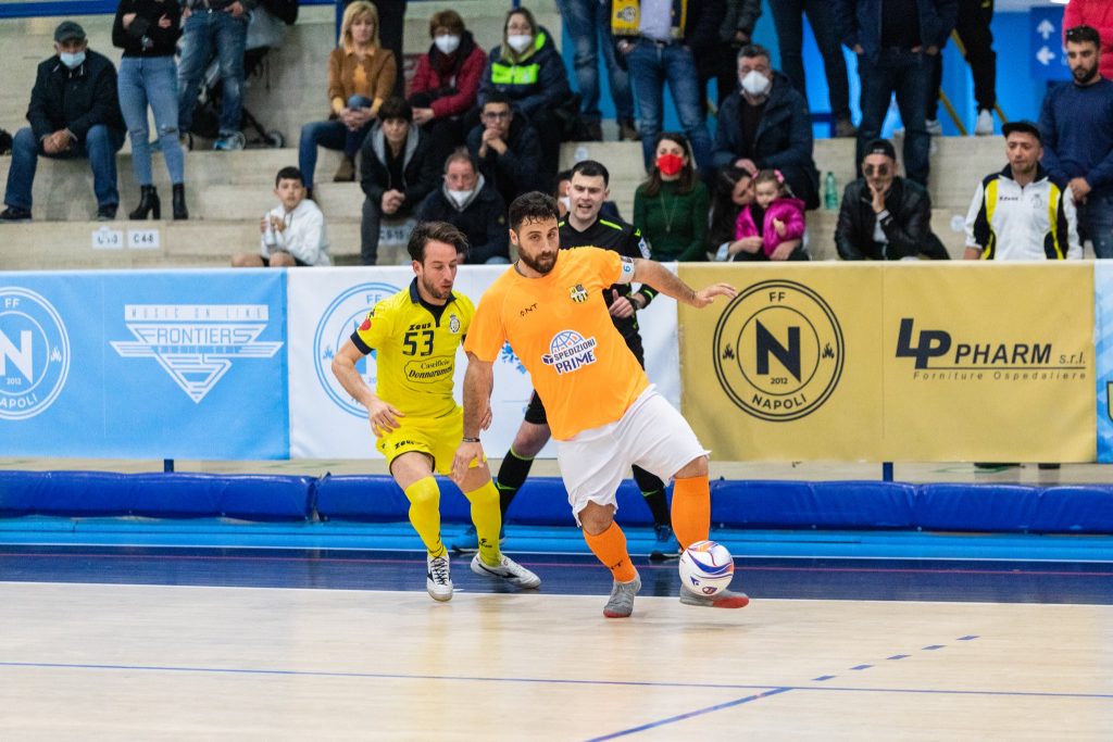 Giovanni Abate in azione in maglia San Ludovico durante la finale di coppa di C2 contro il Real Agerola Foto: Sollo