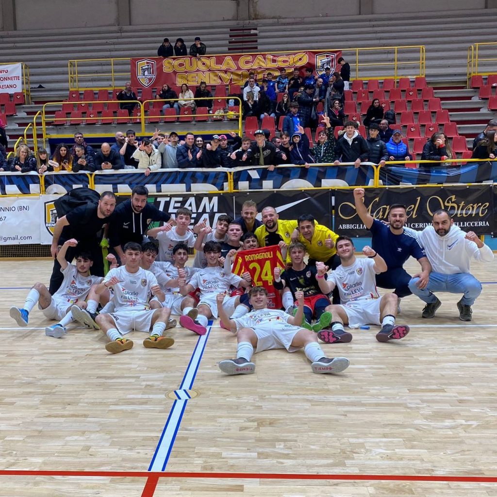 La gioia dell'U19 del Benevento