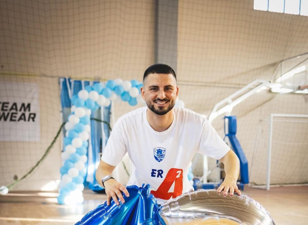 Emiliano Ferrante, dg Junior Domitia durante i festeggiamenti per la promozione in A2