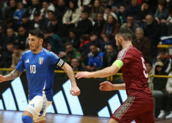 Road to Euro 2026, l’Italfutsal rimonta e strappa un pari a Catania all’esordio nel Main Round. Samperi: “Dobbiamo fare di più”