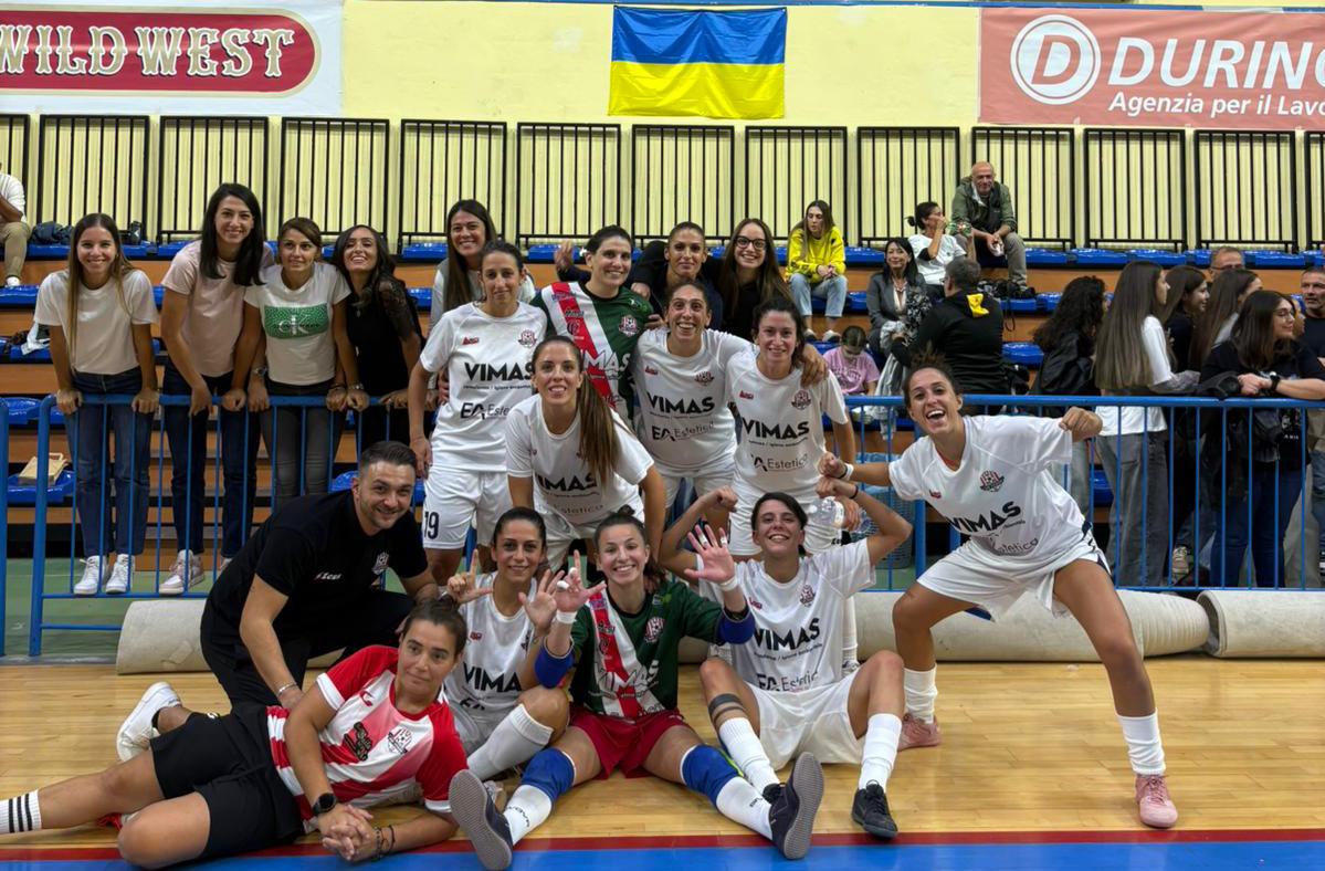 La gioia delle ragazze del Rione Cicalesi