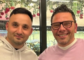 Friends Arzano, a Natale il regalo è l’esperienza di Visconti. L’ex Saviano: “Felice di vestire i colori della mia città”