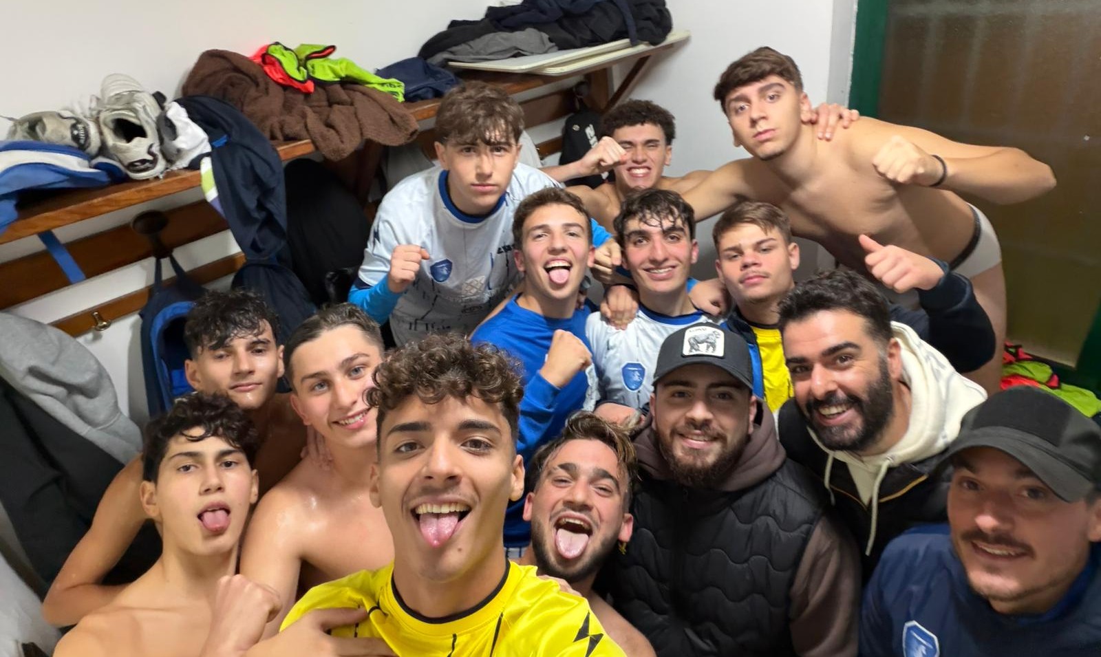 L'Amalfi C5 U19 esulta negli spogliatoi