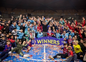 Gui scatena la bolgia del PalaSele: ai rigori il Toro regala la Supercoppa alla Feldi