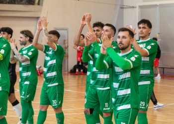 L’Ischia dà spettacolo ed infiamma la lotta promozione: ora la vetta dista soltanto un punto