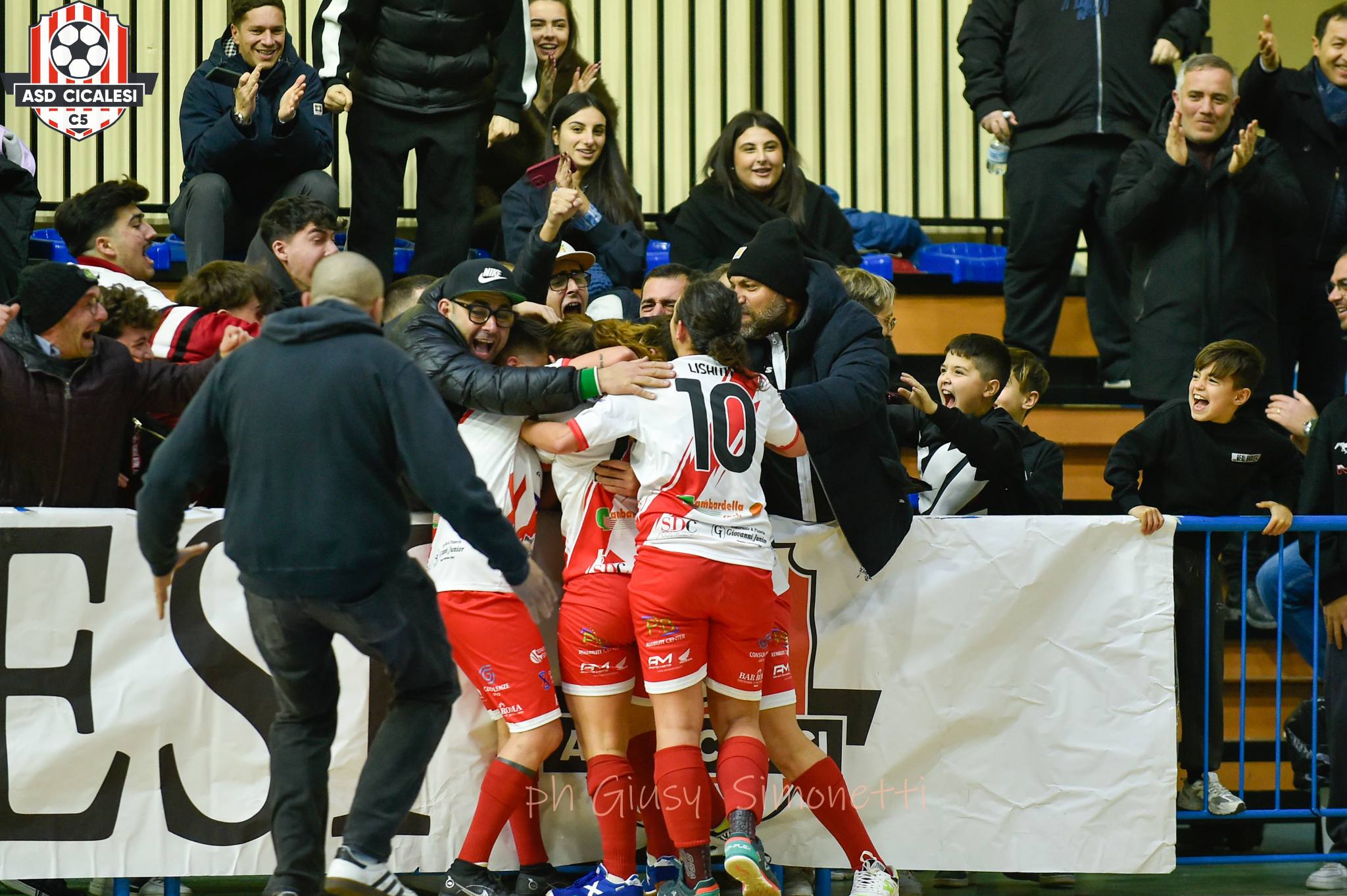 L'esultanza dopo il gol del 3-3 nella sfida di andata - ph Simonetti