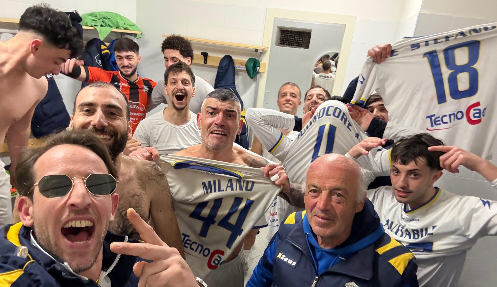 L'esultanza del Real Agerola negli spogliatoi