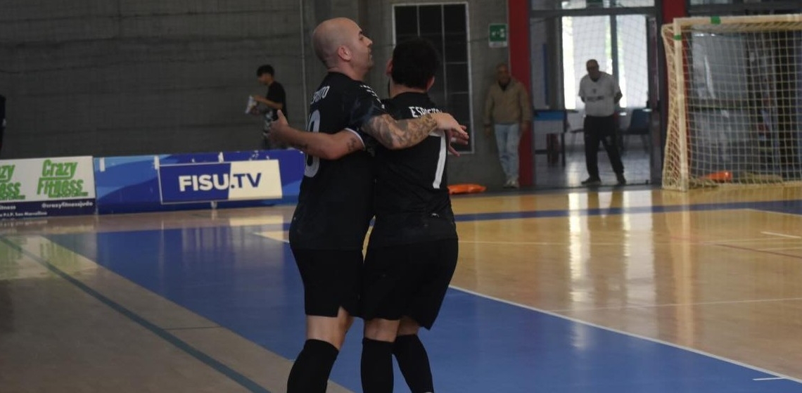 Girone B: tutte vittorie lassù, podio da decifrare all’ultimo turno. Pari a via Campegna, bagarre per la nona piazza. Napoli Calcetto in D