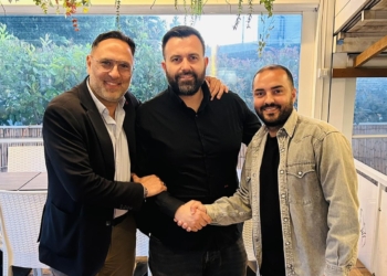 Vesuvio, nuovo ingresso nello staff dirigenziale: stretta di mano con Simone Casieri