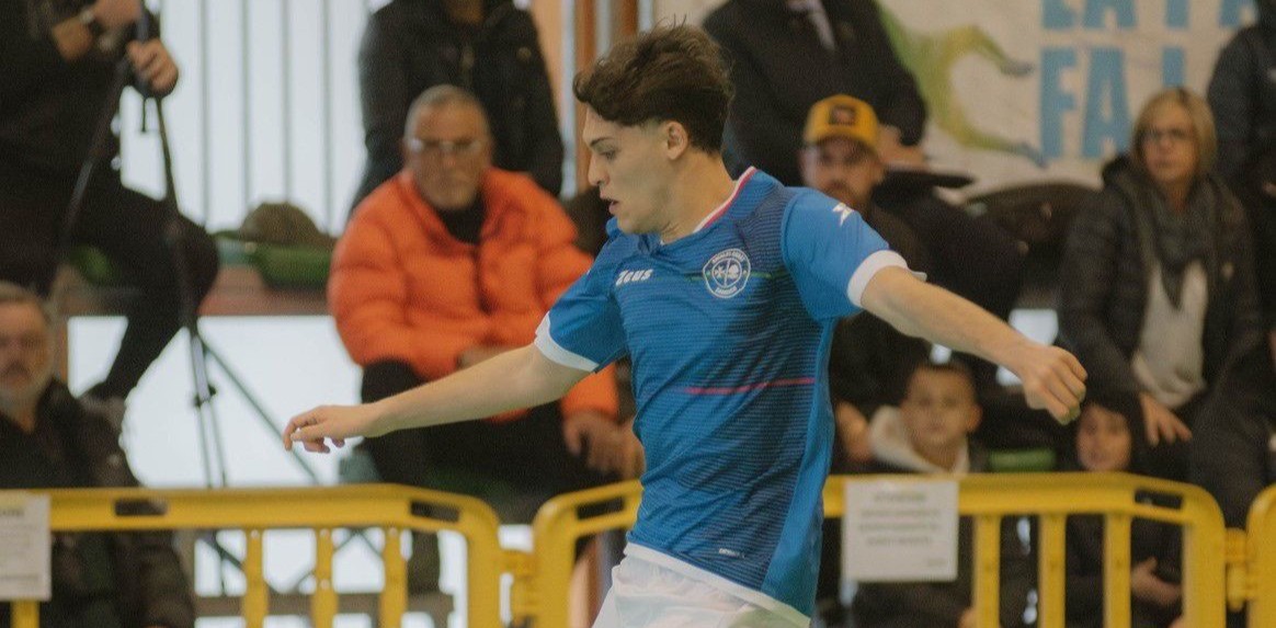 Nicolas Aviello in maglia Amalfi Coast Sambuco