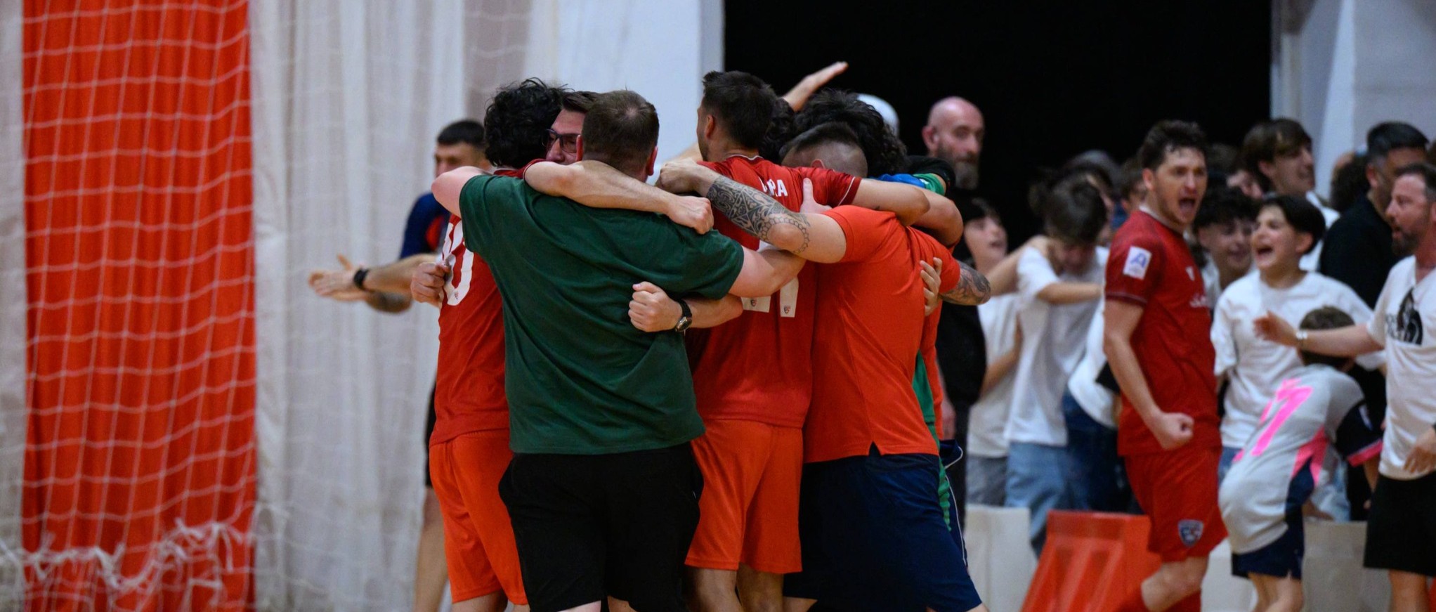 L'esultanza della Fortitudo Pomezia per la permanenza in A
foto: Passini