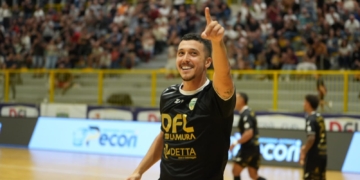 Brunelli la ribalta, Foti la sigilla: tris del Sala Consilina al Pomezia